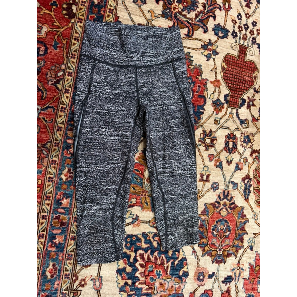 Lululemon Womens Pace Perfect Crop Tight Size 4 Air Time Back White Running